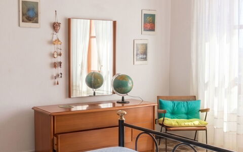Vela Latina: Interieur Ontwerp, Meubilair, Hout, Flooring, Plafond, Verdieping, Kamer, Verlichting, Appartement, Tafel
