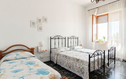 Vela Latina: Interieur Ontwerp, Meubilair, Hout, Flooring, Plafond, Verdieping, Kamer, Verlichting, Appartement, Tafel