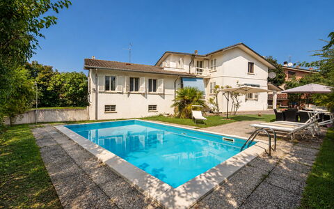 Villa Eva: Zwembad, Woongebied, Huis, Toevlucht, Huis, Landgoed, Villa, Hacienda, Eco Hotel, Thermae