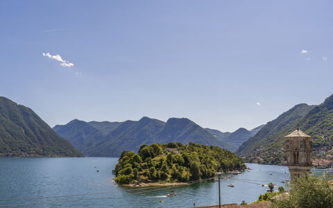Next Comacina, Lago di Como with Garage: Water, Bergachtig Landvormen, Zwemwater, Berg, Watervoorraden, Heuvel, Hoogland, Kust En Oceanic Landvormen, Waterloop, Waterweg