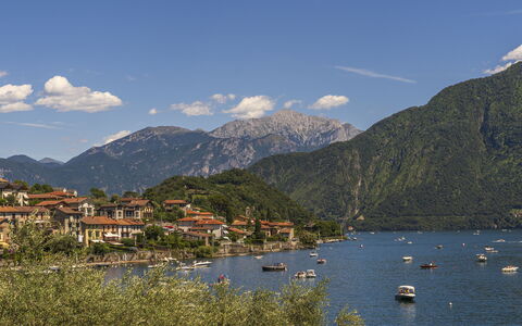 Next Comacina, Lago di Como with Garage: Berg, Bergachtig Landvormen, Water, Zwemwater, Heuvel, Bergketen, Hoogland, Heuvel Station, Kust En Oceanic Landvormen, Landschap