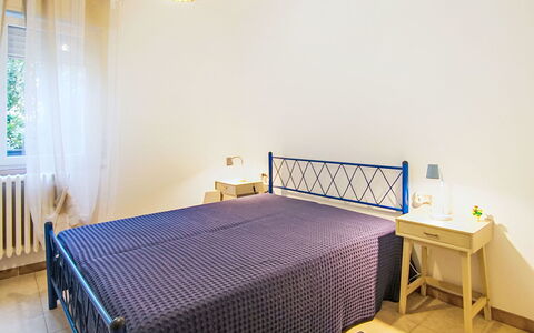 Boscolago: Bed, Interieur Ontwerp, Slaapkamer, Meubilair, Flooring, Verdieping, Laken, Bedding, Hout, Kamer
