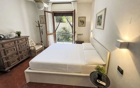 Rubens: Meubilair, Interieur Ontwerp, Hout, Slaapkamer, Bed, Verdieping, Flooring, Kamer, Huis, Bedding