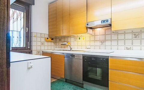 Locanda dei Nonni: Keuken, Flooring, Countertop, Major Appliance, Toestel Van De Keuken, Hout, Interieur Ontwerp, Cabinetry, Verdieping, Tegel