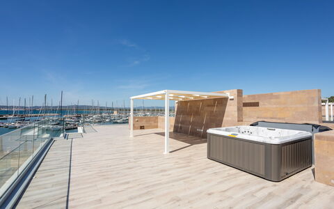 Porto di Luce Luxury, Jacuzzi and Seaview: Flooring, Verdieping, Houten Vloer, Samengesteld Materiaal, Dek, Hardwood, Buitenmeubels, Plank, Beits, Schaduw