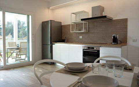 Villa Blue: Meubilair, Flooring, Interieur Ontwerp, Hout, Verdieping, Stoel, Plafond, Verlichting, Kamer, Keuken En Eettafel