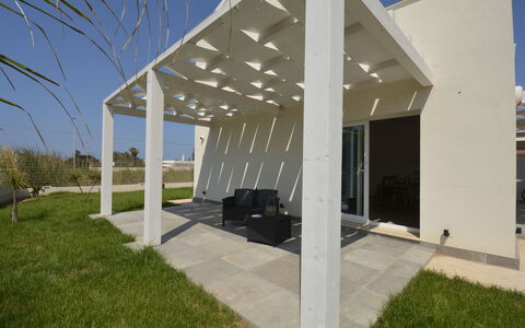 Villa Blue: Architectuur, Schaduw, Samengesteld Materiaal, Outdoor Structuur, Beton, Pergola, Kolom, Straal, Paviljoen, Daylighting