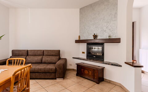 Casa Iolanda: Interieur Ontwerp, Meubilair, Flooring, Verdieping, Hout, Kamer, Plafond, Woonkamer, Verlichting, Bankstel
