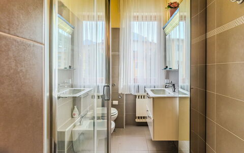 Casa Asia: Interieur Ontwerp, Flooring, Verdieping, Loodgieterswerkinrichting, Badkamer, Loodgieter, Kamer, Verlichting, Kraan, Wastafel
