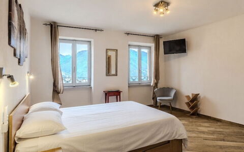 Casa Matilde: Muur, Interieur Ontwerp, Meubilair, Slaapkamer, Bed, Huis, Appartement, Bed Frame, Plafond, Bedding