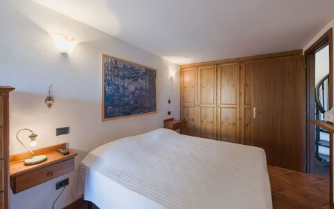 Casa Morgana: Flooring, Interieur Ontwerp, Verdieping, Plafond, Meubilair, Kamer, Appartement, Bed, Cabinetry, Slaapkamer