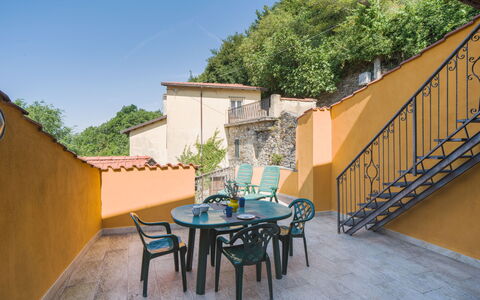 Casa Morgana: Muur, Verdieping, Huis, Appartement, Balkon, Kamerplant, Beits, Bloempot, Eco Hotel, Buitenmeubels