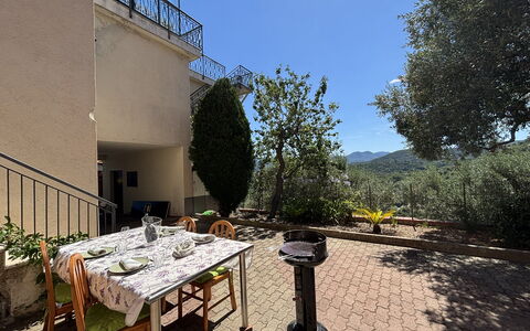 Il Fienile, Garden and Peacefull View: Heuvel Station, Balkon, Bergdorp