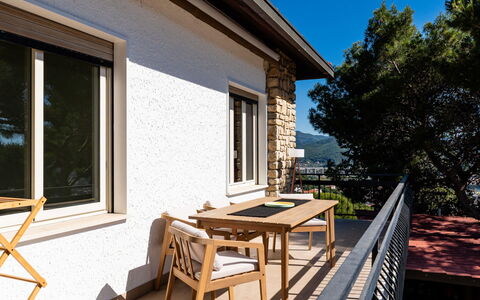 A Casa di Amici: Meubilair, Interieur Ontwerp, Flooring, Verdieping, Tafel, Hout, Plafond, Stoel, Kamer, Bankstel