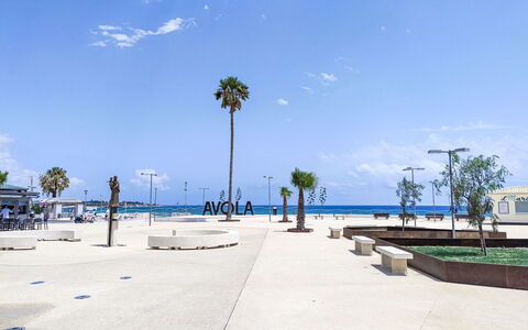 Dimora Avola Centro: Zee, Strand, Kust, Schaduw, Kust, Gang, Oceaan, Straatlantaarn