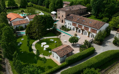Relais Villa Mirandola: Landgoed, Tuin, Gazon, Hacienda, Herenhuis, Binnenplaats, Landscaping, Werf, Villa, Park