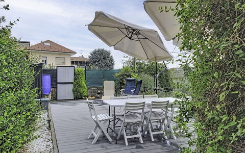 Colazza 100: Buitenmeubels, Tuin, Schaduw, Meubilair, Stoel, Landscaping, Werf, Eco Hotel, Paraplu