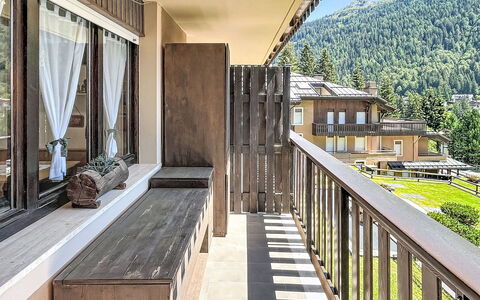 Presanella: Hout, Huis, Appartement, Balkon, Veranda, Hardwood, Schaduw, Beits, Villa, Hotel