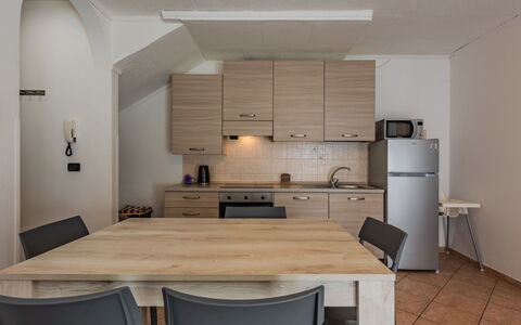 Stefani: Meubilair, Interieur Ontwerp, Flooring, Hout, Verdieping, Plafond, Kamer, Keuken, Keuken En Eettafel, Countertop