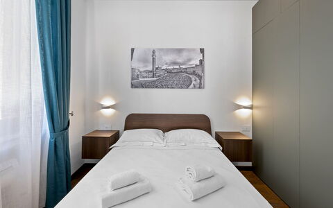 La Piazza Grand Vista Suite: Interieur Ontwerp, Verdieping, Appartement, Slaapkamer, Daylighting, Bed, Hotel, Bedding, Bed Frame