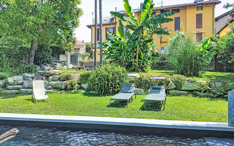Emma: Struik, Tuin, Backyard, Zwembad, Landscaping, Schaduw, Hacienda, Gazon, Landgoed