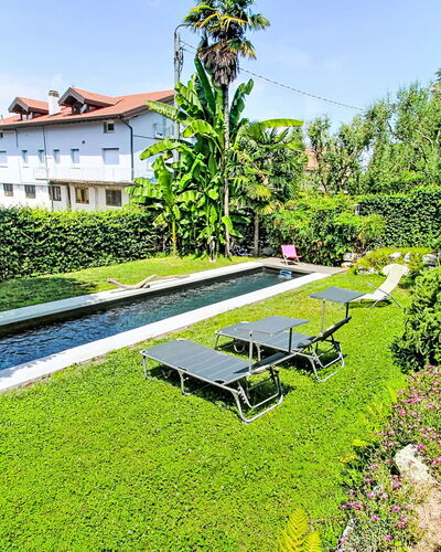 Da Emma: Struik, Zwembad, Tuin, Gazon, Landscaping, Backyard, Toevlucht, Werf, Landgoed, Waterpartij