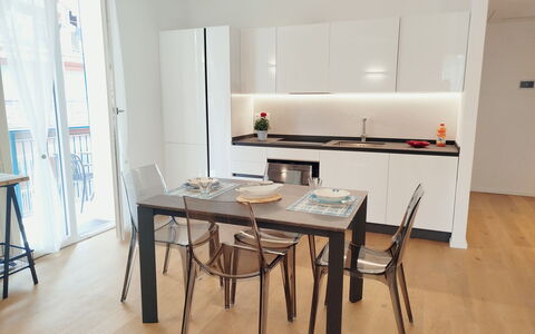 Lola Home - Levanto: Meubilair, Interieur Ontwerp, Flooring, Hout, Verdieping, Keuken, Keuken En Eettafel, Tafel, Countertop, Stoel