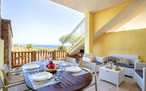Sunset House Isola Rossa: Blauw, Balkon, Leuning, Appartement, Hek, Zee, Toevlucht, Condominium, Zwembad, Hotel