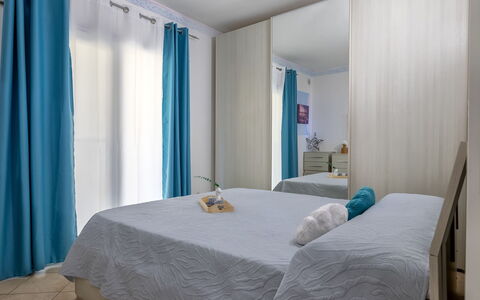 Sunset House Isola Rossa: Blauw, Balkon, Leuning, Appartement, Hek, Zee, Toevlucht, Condominium, Zwembad, Hotel