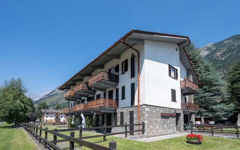 Ilda: Bergketen, Vallei, Alpen, Landgoed, Ridge, Bergdorp, Massif, Top, Balkon, Villa