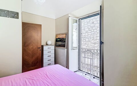 La Terrazza di Caramanico: Flooring, Verdieping, Interieur Ontwerp, Slaapkamer, Bed, Meubilair, Kamer, Appartement, Laken, Huis