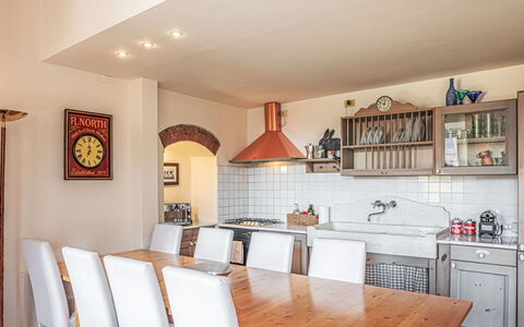 Bellavista: Meubilair, Interieur Ontwerp, Flooring, Keuken, Muur, Hout, Plafond, Lichte Inrichting, Verdieping, Countertop