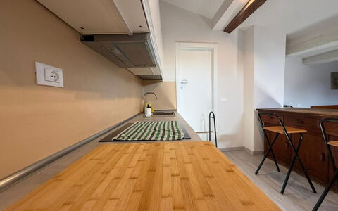 Il Pittore: Flooring, Verdieping, Meubilair, Hout, Houten Vloer, Interieur Ontwerp, Countertop, Keuken, Plafond, Verlichting