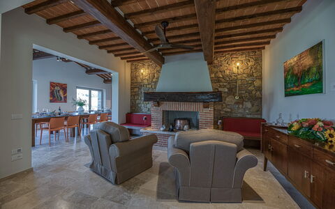 La Calcinaia Country House, Bucine: Meubilair, Interieur Ontwerp, Muur, Flooring, Hout, Plafond, Verdieping, Stoel, Bankstel, Woonkamer