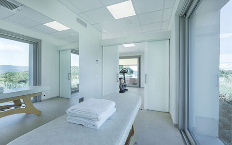 La Calcinaia Country House, Bucine: Interieur Ontwerp, Flooring, Verdieping, Plafond, Appartement, Kamer, Bed, Glas, Slaapkamer, Daylighting