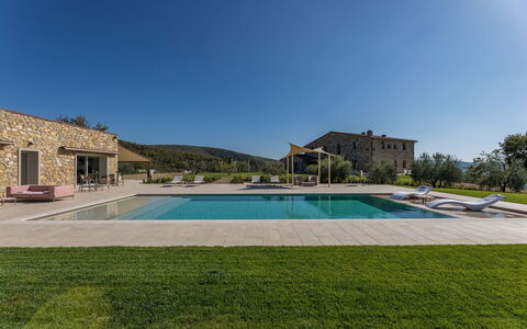 La Calcinaia Country House, Bucine: Landschap, Land Lot, Plain, Landgoed, Zwembad, Boerderij, Landscaping, Villa