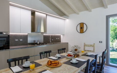 Villa Mia 6: Interieur Ontwerp, Keuken, Flooring, Plafond, Meubilair, Countertop, Kamer, Verlichting, Huis, Verdieping