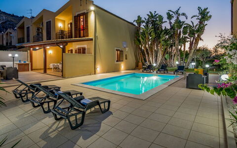 Villa delle Sirene 6: Zwembad, Toevlucht, Woongebied, Huis, Eco Hotel, Landgoed, Appartement, Hotel, Villa, Balkon