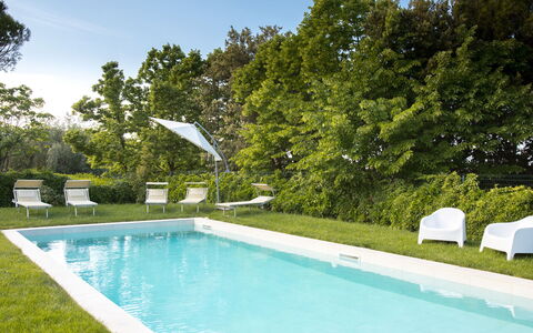 Villa Sarah 10+2: Zwembad, Buitenmeubels, Vrije Tijd, Schaduw, Samengesteld Materiaal, Tuin, Ligstoel, Toevlucht, Landscaping, Eco Hotel