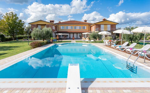 Villa Gabri 8: Zwembad, Toevlucht, Landgoed, Eco Hotel, Vrije Tijd, Villa, Buitenmeubels, Hacienda, Thermae, Tuin