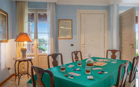 Villa Gabri 8: Meubilair, Interieur Ontwerp, Muur, Flooring, Hout, Tafel, Stoel, Verdieping, Kamer, Eetkamer