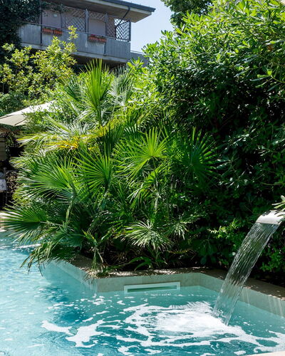 Villa Corona 8: Zwembad, Water, Toevlucht, Waterpartij, Samengesteld Materiaal, Eco Hotel, Tuin, Schaduw, Hacienda