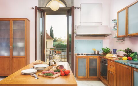 Villa Croci 12: Keuken, Hout, Interieur Ontwerp, Meubilair, Toestel Van De Keuken, Countertop, Major Appliance, Flooring, Cabinetry, Huis