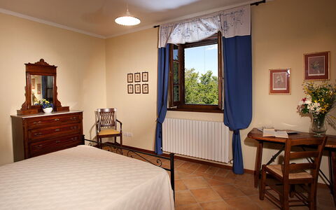Val di Marco 12: Meubilair, Interieur Ontwerp, Slaapkamer, Bed, Flooring, Verdieping, Kamer, Verlichting, Fotolijst, Plafond