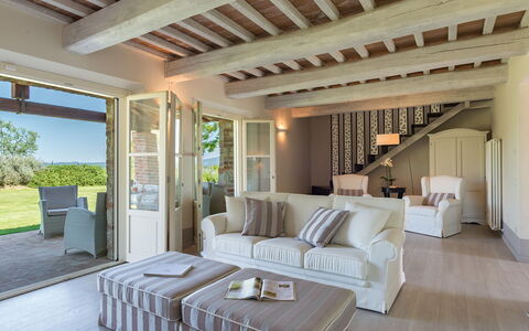 Rosa dei Venti 8: Meubilair, Interieur Ontwerp, Hout, Plafond, Huis, Flooring, Kamer, Verdieping, Stoel, Woonkamer