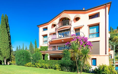 Corazza 6+1: Huis, Struik, Woongebied, Appartement, Tuin, Landgoed, Balkon, Villa, Hacienda, Werf