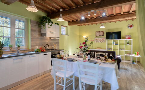 Ai Due Cuori 4: Meubilair, Interieur Ontwerp, Flooring, Hout, Plafond, Keuken, Verdieping, Kamer, Tafel, Lichte Inrichting