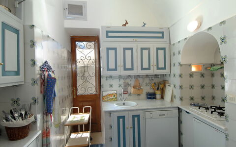 Casa Maria 6+2: Flooring, Interieur Ontwerp, Verdieping, Meubilair, Verlichting, Keuken, Kamer, Tegel, Countertop, Plafond