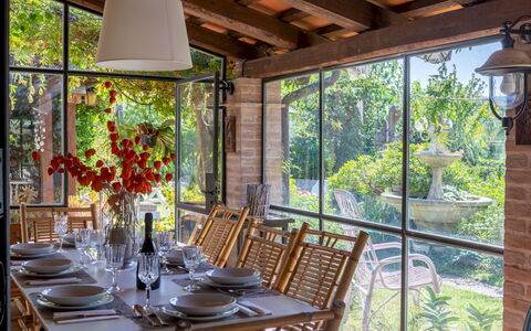 Villa Agave 8: Meubilair, Stoel, Hout, Tafel, Interieur Ontwerp, Keuken En Eettafel, Eetkamer, Restaurant, Plafond, Eco Hotel