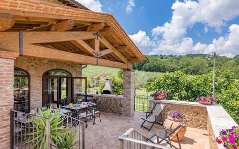 Le Terre di Nunzio 12: Meubilair, Buitenmeubels, Bloempot, Veranda, Patio, Tuin, Boerderij, Verblijf, Buitentafel, Stoel